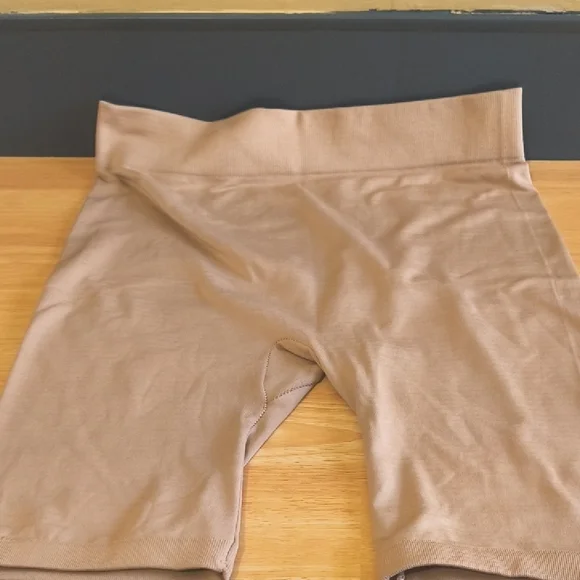 Red Kids Bottoms - Picture 14 of 16